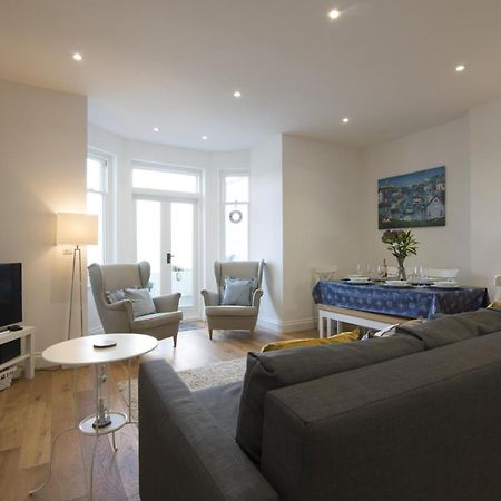 Sea Legs - 2 Bedroom Apartment - Tenby Exterior foto