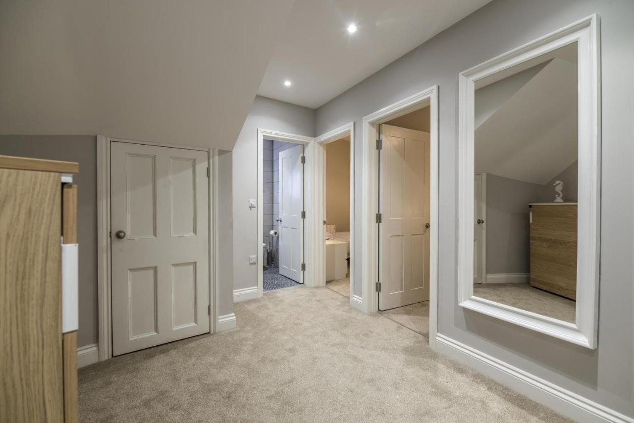 Sea Legs - 2 Bedroom Apartment - Tenby Exterior foto