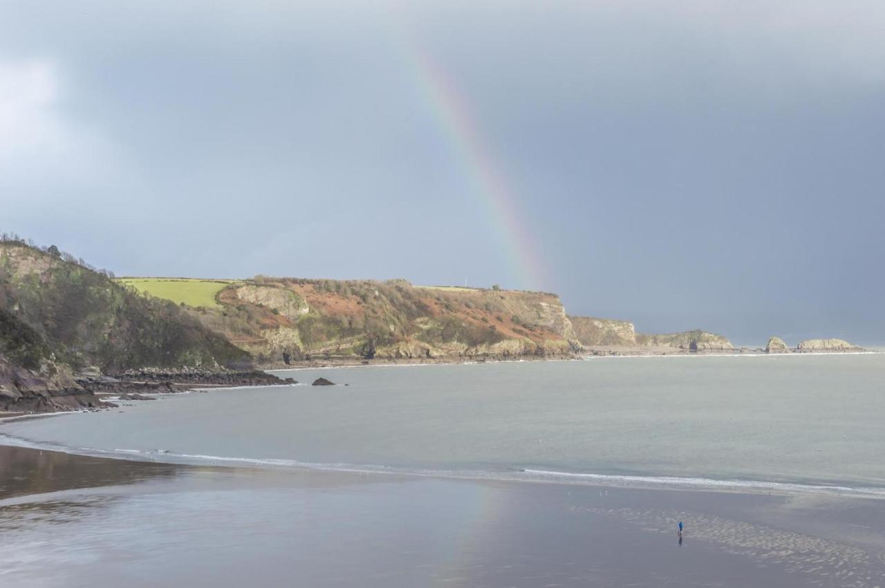 Sea Legs - 2 Bedroom Apartment - Tenby Exterior foto