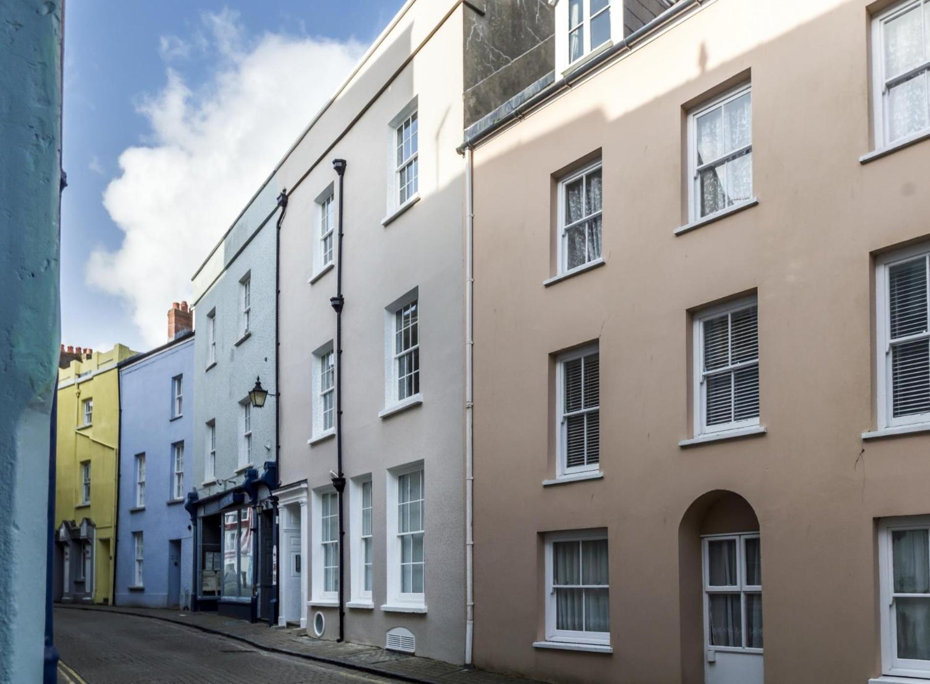 Sea Legs - 2 Bedroom Apartment - Tenby Exterior foto