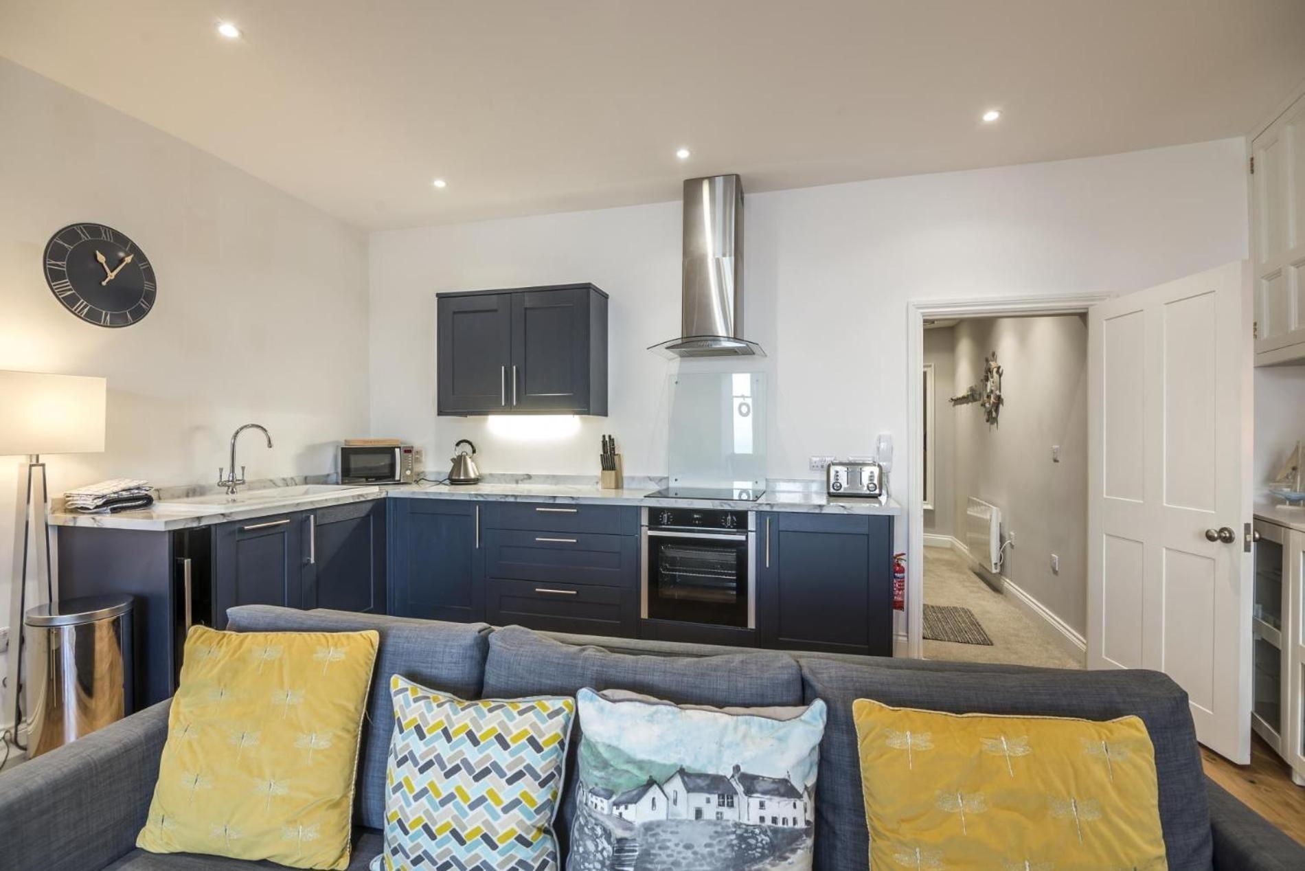 Sea Legs - 2 Bedroom Apartment - Tenby Exterior foto